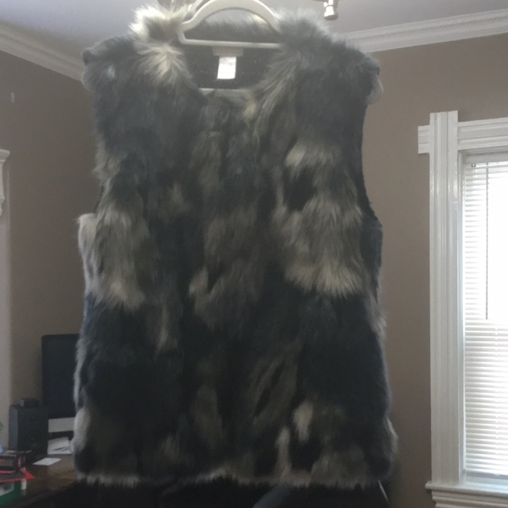 EUC faux fur vest sz M/L Lord&Taylor worn 1x